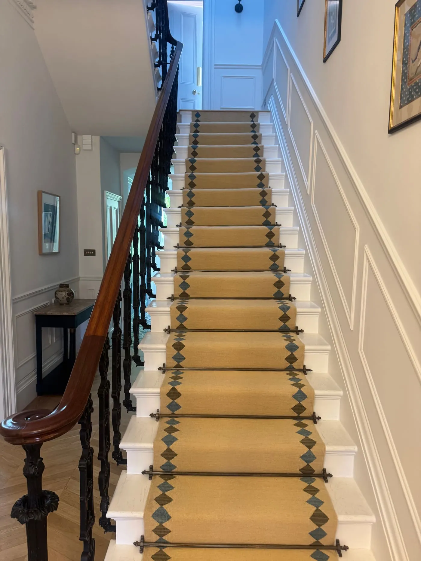 Bound stair runner detail